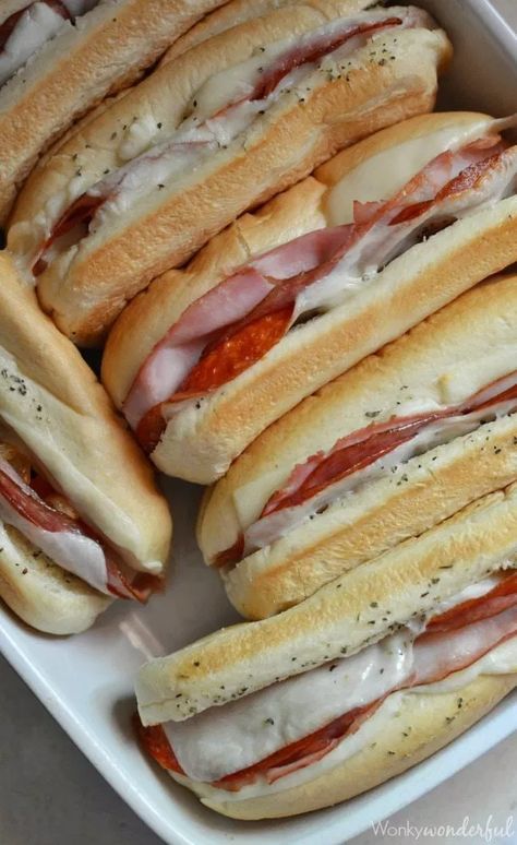 Easy Dishes For A Crowd, Hot Italian Sandwiches, Dishes For A Crowd, Italian Sandwich Recipes, Italian Sandwiches, Hoagie Sandwiches, Sandwich Video, Baked Sandwiches, Sliced Salami