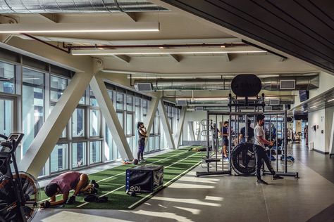 Gallery of Universidad de Lima Recreation, Wellness, and Student Life Center / Sasaki  - 13 Window Construction, Landscape Services, Concrete Structure, Wellness Center, Health Center, Roof Terrace, Master Plan, Green Building, Student Life