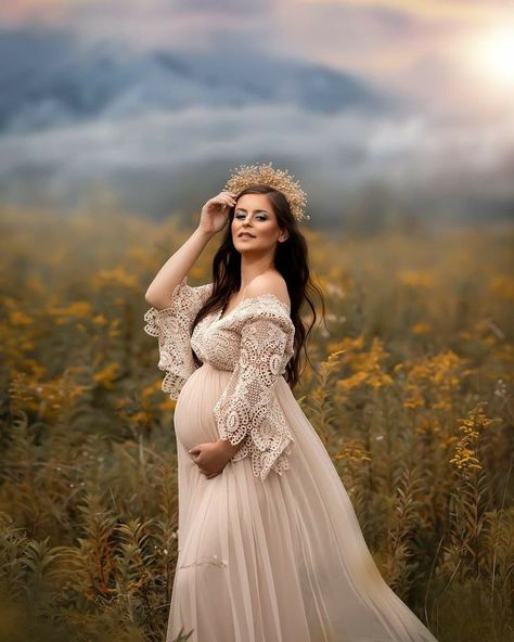 Maternity Photos With Grandma, Fairy Garden Maternity Shoot, Maternity Portraits Outdoor, Fantasy Maternity Shoot, Princess Maternity Shoot, Maternity Shoot Inspiration, Autumn Pregnancy Photoshoot, Ethereal Maternity Shoot, Maternity Shoot Outdoor