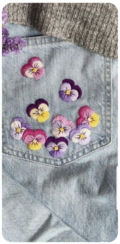 Embroider Clothes, Embroidery Jeans Diy, Diy Hand Embroidery, Cross Stitch Embroidery Patterns, Clothes Embroidery Diy, Clothes Embroidery, Denim Embroidery, Diy Denim, Embroidery Hoodie