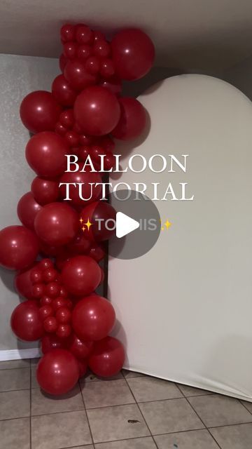 Lucy- Personalized Party Decor on Instagram: "some tips for your next DIY balloon garland 🎈   #balloontutorial #diyballoon #balloontips #partydecor #partyinspiration" Christmas Balloon Garland Backdrop, Balloon Arch Christmas, Christmas Balloon Decorations Backdrop, Christmas Balloon Garland Ideas, Christmas Decor Backdrop, Arch Balloon Garland, Christmas Balloon Arch, Balloon Centerpieces Diy, Ballon Diy