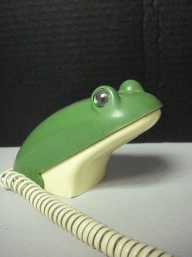 Novelty Vintage Frog Phone Novelty Phones, Frog Phone, Frog House, Vintage Frog, Frog Decor, Frog Art, Frog And Toad, Cute Frogs, Telephones