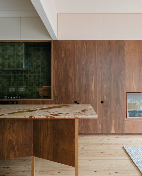 Living Room Panelling, Timber Kitchen, Timber Screens, Australian Architecture, Mid Century Kitchen, Australian Homes, Interior Kitchen, Mid Century Modern House, Kitchen Inspo