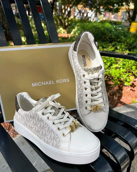 Michael Kors Shoes Sneakers Outfits, Coach Shoes Outfit, Girly Shoes Sneakers, Girly Sneakers, Mk Sneakers, Michael Kors Clothes, Sneakers Outfit Casual, Michael Kors Shoes Sneakers, Pretty Sneakers