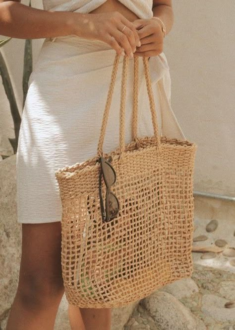 Bag Styles, Quilted Handbags, Market Baskets, Straw Bags, Raffia Bag, Basket Bag, Beach Bags, Market Bag, Woven Bag