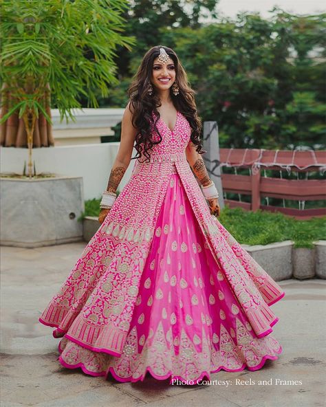 Lehenga With Jacket, Mehendi Dress, Arpita Mehta, Engagement Dress For Bride, Sangeet Outfit, Mehendi Outfits, Indian Outfits Lehenga, Wedding Lehenga Designs, Indian Bride Outfits