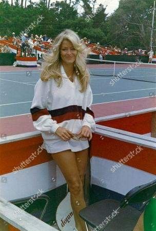 Farrah Fawcett Aesthetic, Farrah Fawcett Tennis, Farrah Fawcett Fashion, Farrah Fawcett 70s Outfits, Farrah Fawcett Outfits, 80s Fitness Aesthetic, 1970 Outfits Women, 70s Summer Outfits, Summer Edgy Outfits