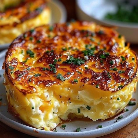 Keto Cottage Cheese Egg Bake - Dieter24 Cottage Cheese Egg Bake, Baked Cottage Cheese, Cheese Egg Bake, Keto Cottage Cheese, Comforting Breakfast, Cottage Cheese Recipes Healthy, Cottage Cheese Eggs, Keto Easy, Egg Bake