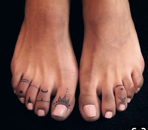 Simple Foot Tattoo, Toe Tattoo, Foot Tattoo Designs, Foot Tattoo Ideas, Toe Tattoos, Tattoos For Moms With Kids, Tattoos For Moms, Foot Tattoos For Women, Handpoke Tattoo