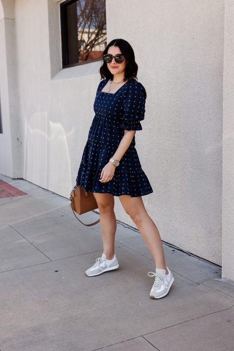 Casual Dress Ideas For Women, Women Casual Dress Outfits, Casual Outfits Frocks, Casual Dress Designs Ideas, Dress Casual Outfits For Women, Dress For Everyday, Dress Everyday, Dress Outfits Short, Short Dress With Sneakers Outfit