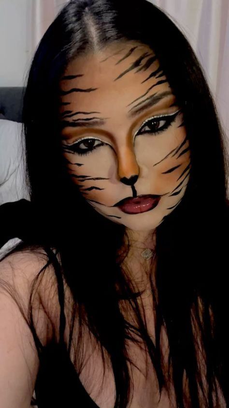 Animal Halloween Makeup Easy, Wild Animal Face Paint, Animal Makeup Easy, Easy Tiger Makeup, Tiger Makeup Women, Animal Face Makeup, Tiger Makeup Halloween, Animal Makeup Looks, Hairstyles Behind The Ears