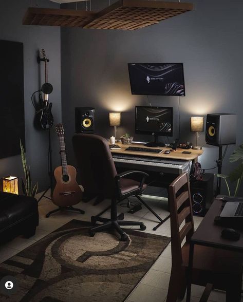 Room Aesthetic Grunge, Guitar Room Decor, Bedroom Music Studio, Room Aesthetic Dark, Piano Room Decor, The Dark Aesthetic, Moody Lighting, Home Recording Studio Setup, Recording Studio Setup