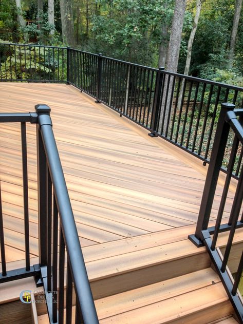 Trex Deck Colors, Composite Decking Colors, Composite Decking Designs, Deck Renovation, Composite Deck Railing, Patio Railing, Deck Railing Design, Modern Deck, Deck Colors