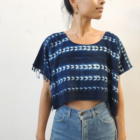 Shibori Shirt, Shibori Clothing, Shibori Fashion, Indigo Dresses, Tie And Die, Shibori Dress, Tie N Dye, Diy Tie Dye Designs, Tie Dye Patterns Diy