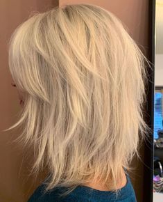 Mid-Length Shag With Wispy Layers Medium Shaggy Hairstyles, Medium Shag, Modern Shag Haircut, Medium Shag Haircuts, Shaggy Haircuts, Beauty Makeover, Shag Haircuts, Short Shag, Shag Hairstyles