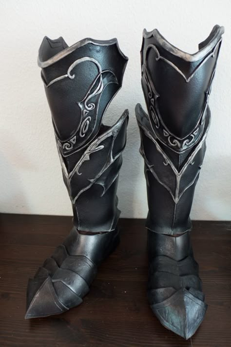 Armor Boots, Skyrim Cosplay, Scifi Horror, Armadura Cosplay, Armor Cosplay, Horror Design, Dragon Armor, Armor Clothing, Cosplay Armor