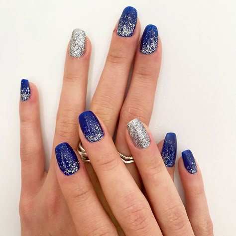 Wedding Nails With Navy Blue Dress, Blue N Silver Nails, Christmas Nails Royal Blue, Dark Blue Winter Nails Snowflakes, Blue Sparkly Nail Designs, Royal Blue Silver Nails, Dark Blue Silver Nails, Silver And Navy Nails, Navy Blue Silver Nails