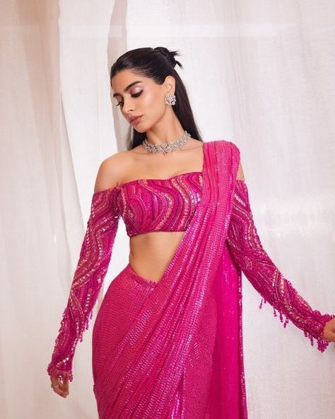 All posts • Instagram Diwali Fashion, Ambani Wedding, Khushi Kapoor, Suhana Khan, South Indian Bride Saree, Indian Wedding Wear, Bollywood Wedding, Elegant Saree, Illustration Fashion Design