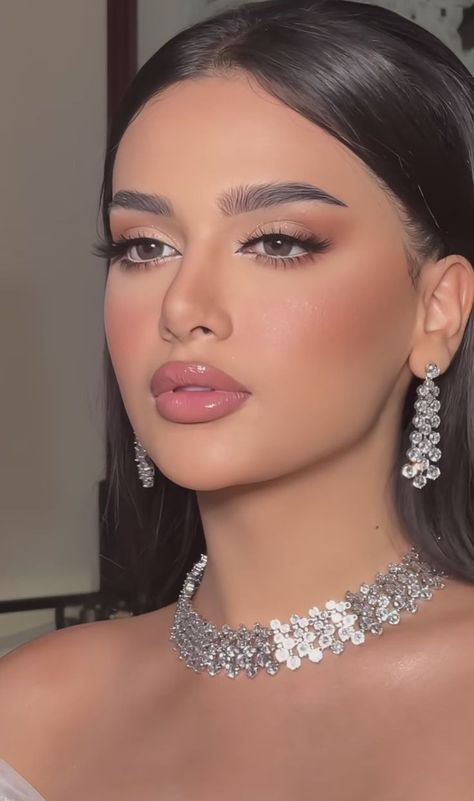 Glam Bride Makeup, Classy Makeup, Wedding Eye Makeup, Glam Wedding Makeup, Prom Eye Makeup, Formal Makeup, Glossy Makeup, Simple Makeup Looks, Glam Makeup Look