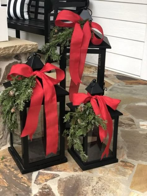 25+ Genius Christmas Front Porch Decorating Ideas | HubPages Christmas Front Porch Decorating Ideas, Front Porch Decorating Ideas, Outside Christmas Decorations, Lantern Christmas, Porch Decorating Ideas, Christmas Decor Inspiration, Christmas Front Porch, Christmas Themes Decorations, Christmas Porch Decor