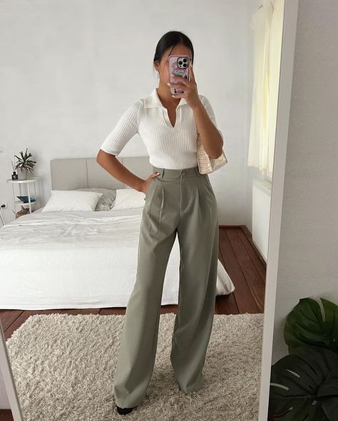 THANYA W. on Instagram: "10 fall outfits 🍂 Which one is your favorite? - Anzeige | Outfits are from @freshlions (20% off with THANYA20) #freshlions" Dress Designs For Women, Official Outfits, Business Fits, Corporate Girl, Internship Outfit, Professional Outfit, Business Professional Outfits, Casual Work Outfits Women, Golden Globes Red Carpet