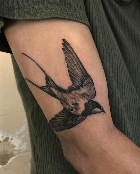 Tato Realis, Bird Tattoos Arm, Sparrow Tattoo, Swallow Tattoo, Bird Tattoo, Hand Tattoos For Guys, Discreet Tattoos, Black Ink Tattoos, Elegant Tattoos