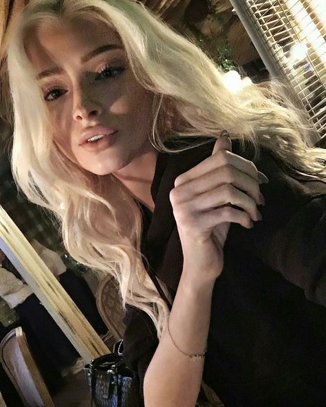 Alena Shishkova, Royal Elite, Rina Kent, Star Girl, Blonde Hair, A Photo, A Woman, Wattpad, Blonde