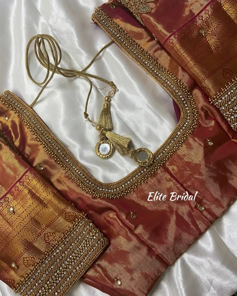 Beautiful Bride Work Blouse 😻 Golden Blouse Aari Work, Golden Blouse Designs, Exclusive Blouse Designs, Golden Blouse, Blouse Designs High Neck, Fashionable Saree, Fashionable Saree Blouse Designs, Blouse Designs Indian, Maggam Work Blouses