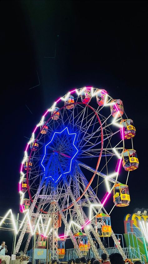 Mela Snapchat Story, Fair Pictures Aesthetic, Fake Instagram Story Ideas, Fair Aesthetic Night, Night Snap Story, Fun Fair Aesthetic, Fake Insta Story Night, Biang Lala, Fake Story Instagram