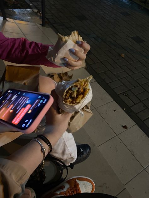 midnight date but its raining☔️☔️ Street Food Date, Its Raining, Cute Date Ideas, Street Food, Bucket List