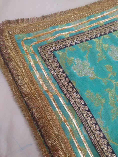 Ferozi Dupatta Dupatta Borders Designs, Dupta Lace Ideas, Dupata Designing Ideas With Lace, Fancy Dupatta Design With Lace, Pakistani Duppta Design, Dupatta Laces Designs Ideas, Dupatta Finishing Ideas, Duptta Embroidery Design, Dupatta Designs Lace