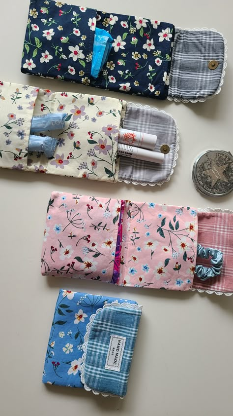 Karpet Perca, Diy Sy, Padded Pouch, Sewing Machine Projects, Cute Sewing Projects, Sewing Crafts Tutorials, Sewing Business, Sew Ins, Anna White Diy