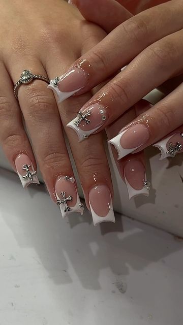 French Nails With Bling, Nails Nude, Hard Nails, Colored Acrylic Nails, Girly Acrylic Nails, French Tip Acrylic Nails, Work Nails, Nail Stuff, Short Square Acrylic Nails