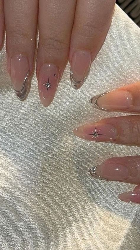 Peso Pluma Nails Ideas, Nails Ideas 2024, Easy Almond Nails, Nail Ideas 2024, Cool Nail Inspo 2024, Silver Design Nails, Nails With Silver Design, Prom Nails Almond, Almond Nails Trendy