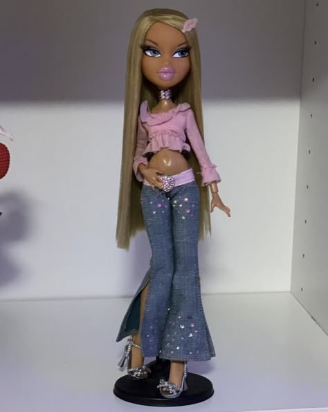 Bratz Outfits, Bratz Fashion, Bratz Doll Outfits, Brat Doll, Bratz Girls, Bratz Inspired Outfits, Barbie Family, Doll Aesthetic, Doll Outfits