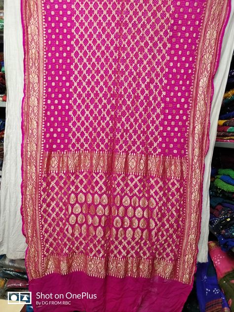 Jamnagar Bandhani Saree, Upada Saree, Banarasi Georgette Saree, Collar Kurti Design, Collar Kurti, British Asian, Kurti Neck, Kurti Design, Bandhani Saree