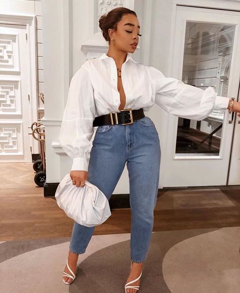 BellaNaijaStyle on Instagram: “How to slay a white shirt and jeans via @sarahjoholder 😍  Get more fashion and style inspo on www.bellanaijastyle.com #Stylish…” White Shirt Outfits, Classy Casual Outfits, Classy Casual, Looks Chic, Outfits Casuales, Look Fashion, Denim Fashion, White Shirt, Classy Outfits