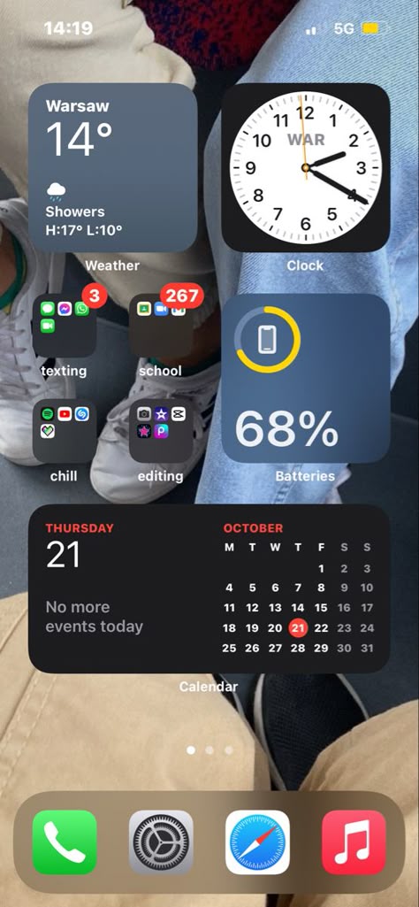 Basic Widget Ideas, Ios 16 Wallpaper Basic, Basic Ios Homescreen, Iphone Simple Homescreen, Iphone Layout Basic, Basic Homescreen Ideas, Basic Iphone Homescreen, Basic Phone Layout, Basic Iphone Wallpaper