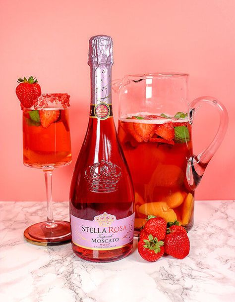 Stella Rosa Wine Recipes, Rose Wine Sangria, Stella Wine, Stella Rosa Wine, Summer Drinks Alcohol Recipes, Red Sangria Recipes, Strawberry Sangria, Adult Drinking Games, Sangria Ingredients