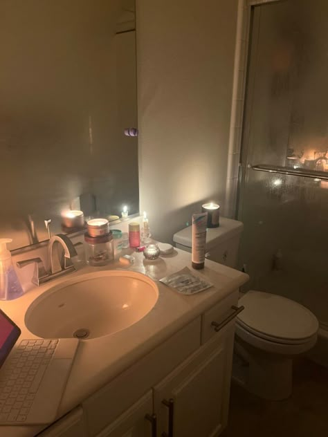 Shower Candles Bathroom, Candle Shower Aesthetic, Candle Lit Aesthetic, Early Morning Shower Aesthetic, Evening Shower Aesthetic, Night Light Bathroom, Clean Girl Shower Aesthetic, Clean Shower Aesthetic, Romanticizing Showering