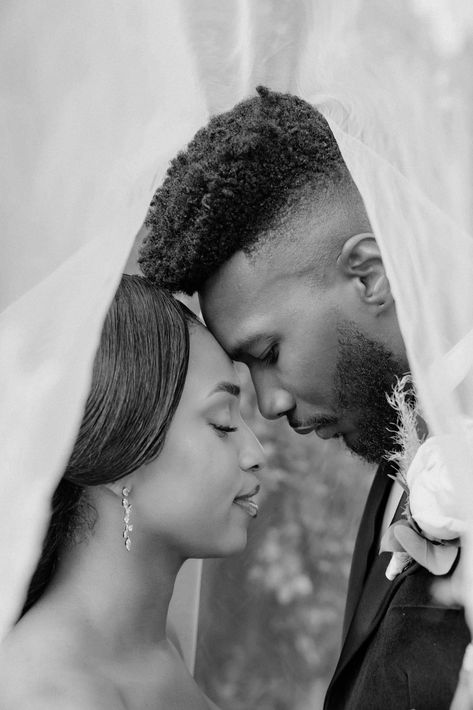 Wedding Photography Poses Checklist, Photo Shoot Ideas Wedding, Wedding Pose Guide, Wedding Picture Poses Bride And Groom Cute Ideas Couple, Bridal Party Photos Black People, Black Wedding Pictures Couple, Black Couples Wedding Pictures, Black Wedding Poses, Black Wedding Photo Ideas