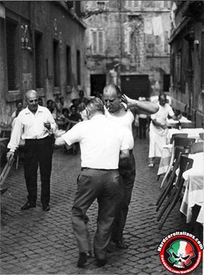 Italian dads dancing in Italy. Love this picture Italian Dance, Men Dancing, Italian Photography, Dancing In The Street, Italian Bistro, Vintage Foto's, Jean Gabin, Italian Aesthetic, Italian Family