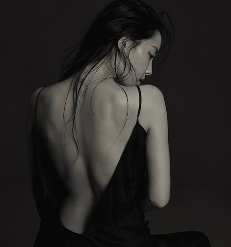 Woman's Back, Body Photography, T Ara, White Photo, Photography Poses, Anatomy, Portrait Photography, A Woman, The Back