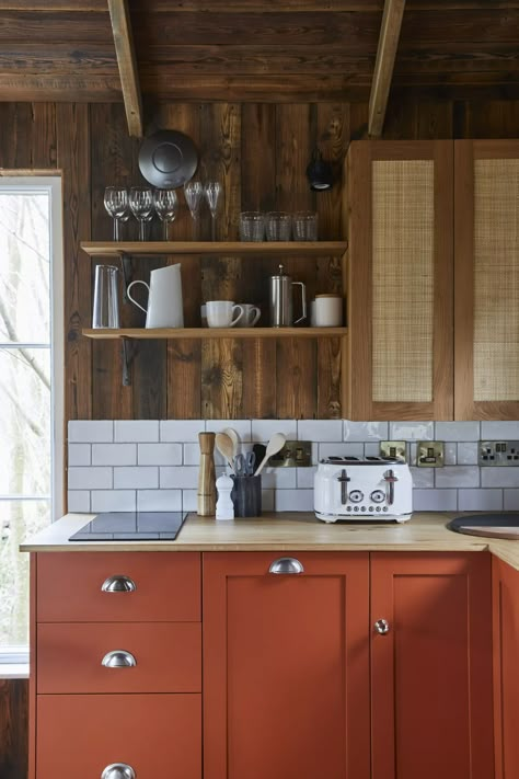 Grandmas Farmhouse, Colourful Room Ideas, Orange Kitchen Cabinets, Farmer Kitchen, Kitchen Trends 2023, Burnt Orange Decor, Orange Paint Colors, Orange Kitchen Decor, Contemporary Color Schemes