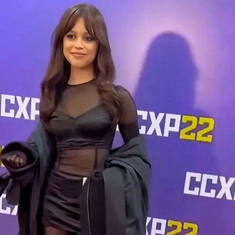 Jenna Ortega Pictures, Emma Myers, My Future Wife, Photo Logo Design, Jane The Virgin, Child Actresses, Future Wife, Wednesday Addams, Jenna Ortega