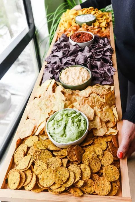 Small Refreshment Table Ideas, Rustic Wedding Charcuterie Table, Pool Party Snacks For Adults Easy, Summer Outdoor Entertaining, Evening Party Food Ideas, Backyard Party Appetizers, Chip Bar Party, 40th Birthday Food Ideas For Men, Budget Friendly Wedding Food