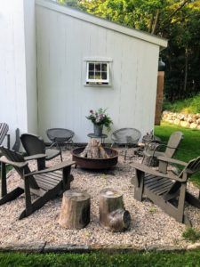 Fire Pit Gravel, Outdoor Fire Pit Area, Pea Gravel Patio, Shed Landscaping, Fire Pit Materials, Small Fire Pit, Backyard Seating Area, Fire Pit Landscaping, Rectangular Fire Pit