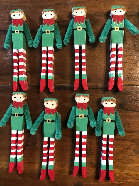 Nutcracker Clothespin Ornaments, Clothes Pegs Crafts, Close Pin Ornaments, Clothespin Nutcracker Ornaments, Dolly Pegs Christmas, Clothespin People Ornaments, Clothespin Dolls Christmas, Clothes Peg Christmas Crafts, Wooden Clothespin Crafts Christmas