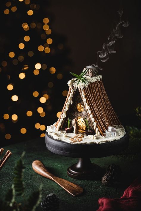 Holiday Cabin, Food Log, Christmas Gingerbread House, Christmas Sweets, Food Photography Styling, Noel Christmas, Christmas Gingerbread, Christmas Cake, Christmas Inspiration