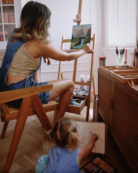 AMBER FILLERUP CLARK | Golden moments in the afternoon, in my happy place, with my girl and @goldpeak 💫 #GoldPeakPartner | Instagram Amber Fillerup Clark, Golden Moments, Amber Fillerup, New England Homes, Painting Class, Simple Life, My Happy Place, Surface Pattern Design, Happy Place